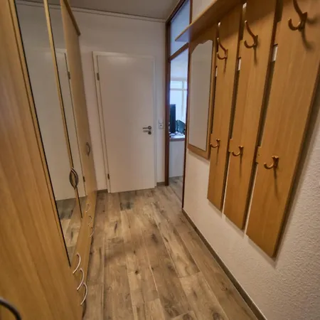 - Haus C, App 0c1106 *